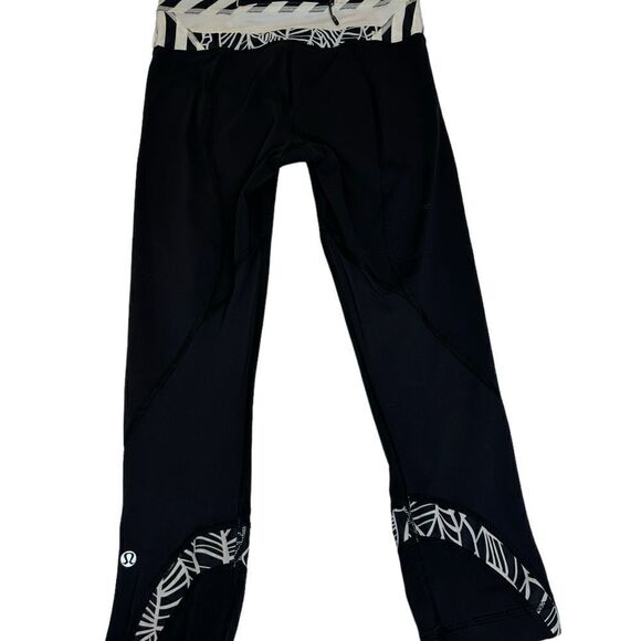 Lululemon Run: Inspire Crop II
Black / Pretty Palm Black Angel Wing Size 2 - Picture 7 of 16